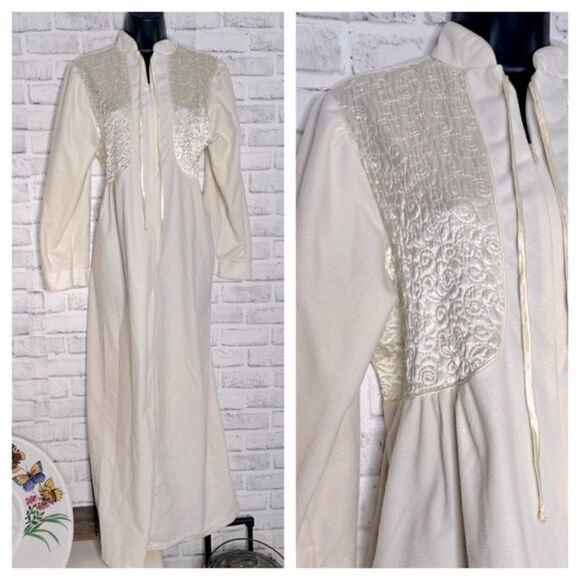 Vintage Sears Cachet Ivory Nightgown Size Medium - Picture 1 of 5
